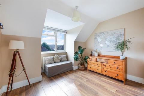 223b Fir Tree Road, Epsom, KT17 3LB
