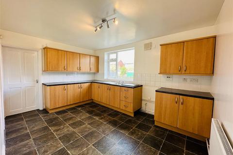 3 bedroom semi-detached house for sale - Flaxley Road, Selby