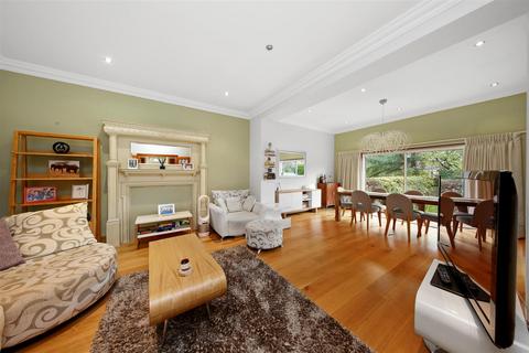 3 bedroom flat for sale, St. Gabriels Road, London NW2