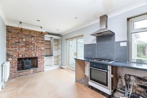 15 Oatlands Drive, Otley, LS21 2AY