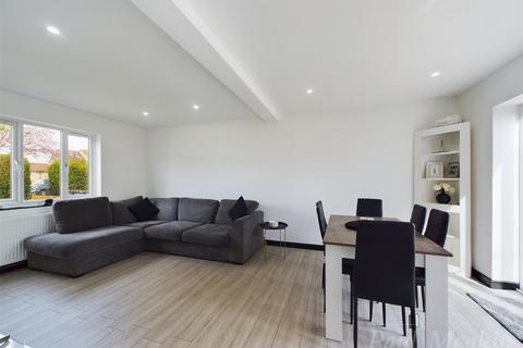 4 bedroom end of terrace house for sale - Cator Crescent, New Addington, Croydon
