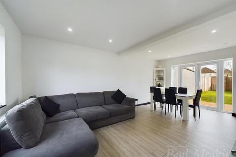 15 Cator Crescent, New Addington, Croydon, CR0 0BL