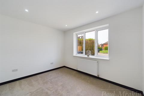 15 Cator Crescent, New Addington, Croydon, CR0 0BL