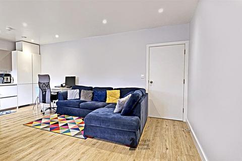 1 bedroom flat for sale - Pears Road, Hounslow TW3