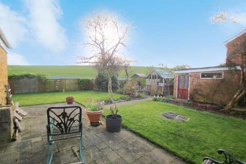 4 bedroom semi-detached house for sale - Jordans Close, Stanwell, Staines-upon-Thames, TW19