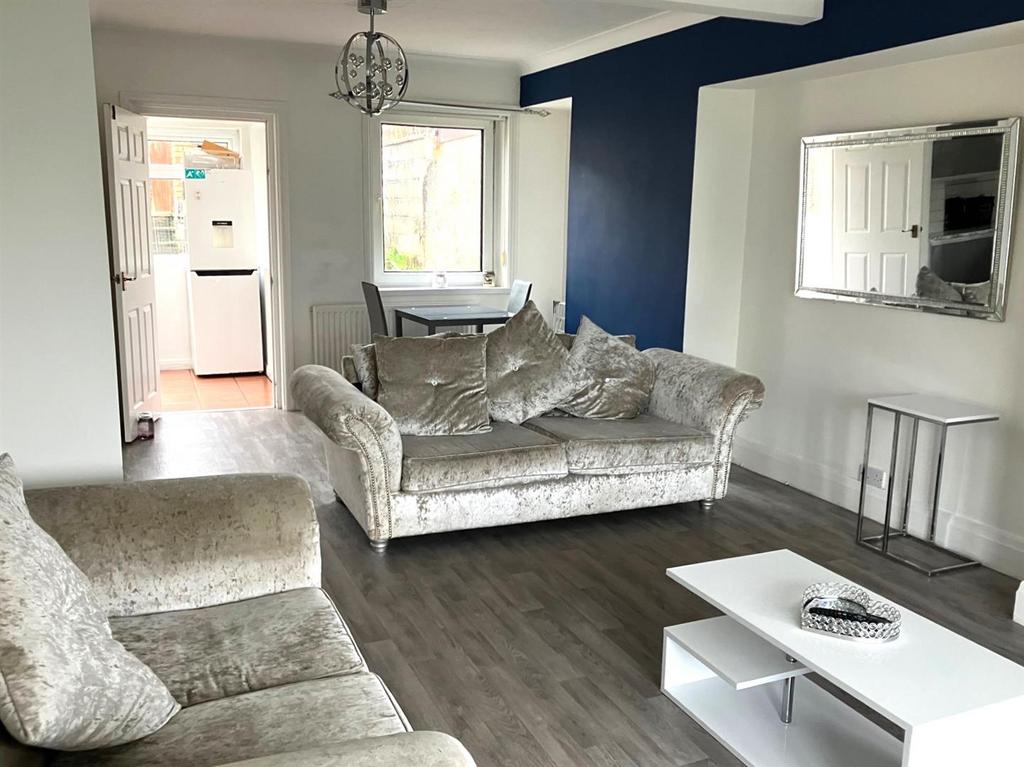 Mansel Road, Bonymaen, Swansea 2 bed semidetached house for sale £135,000