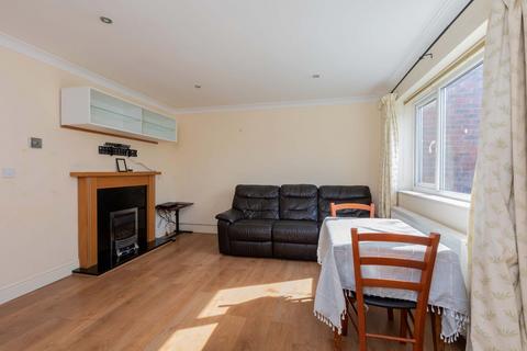 77a Spencer Road, Slough, SL3 8RR
