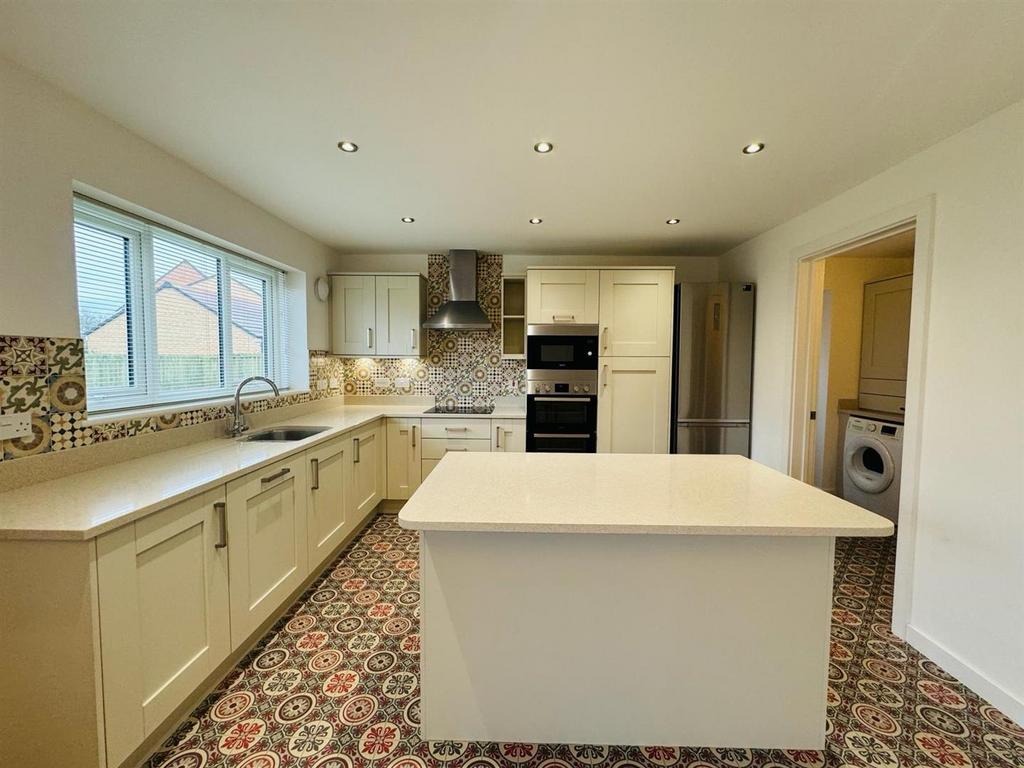 Open Plan Dining Kitchen And Family Room