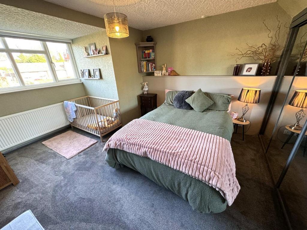 Bedroom (first floor)