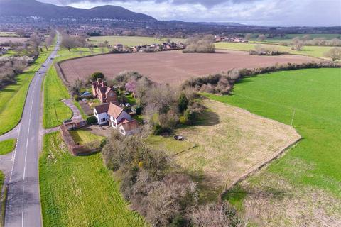 4 bedroom detached house for sale, Guarlford Road, Guarlford, Malvern