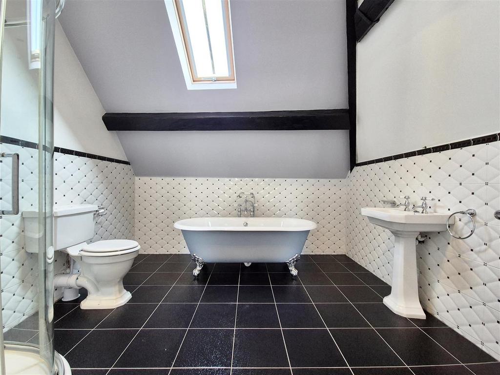 En suite bathroom/wc