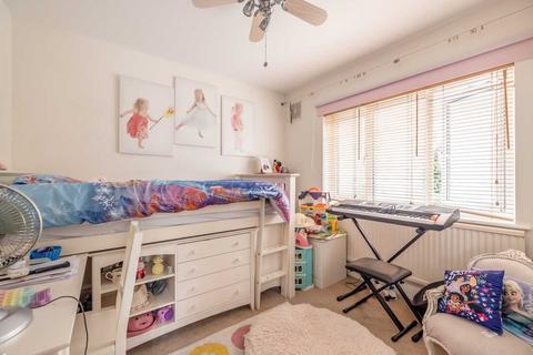 123 The Myrke, Datchet, Slough, SL3 9AD