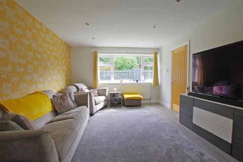 4 bedroom end of terrace house for sale, Greenroyd, West Vale