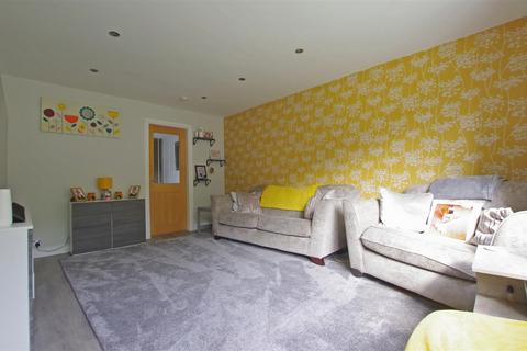 4 bedroom end of terrace house for sale, Greenroyd, West Vale