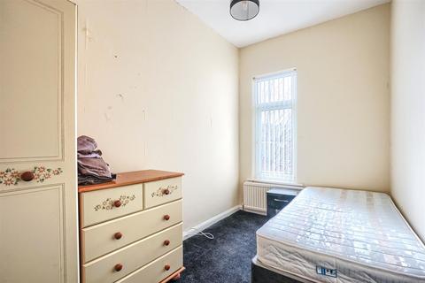 2 bedroom flat to rent - Queen Street, WITHERNSEA