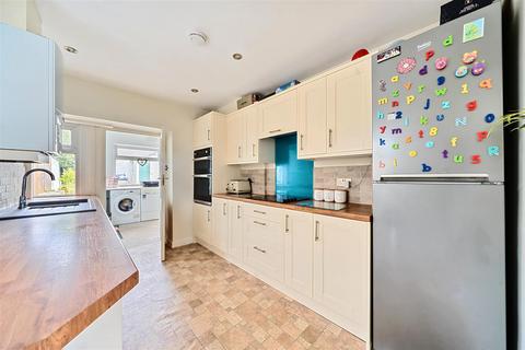 3 bedroom semi-detached house for sale - Henver Road, Newquay TR7