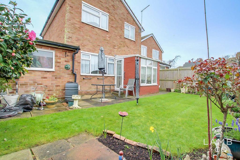 Knox Road, ClactonOnSea CO15 3 bed detached house for sale £270,000