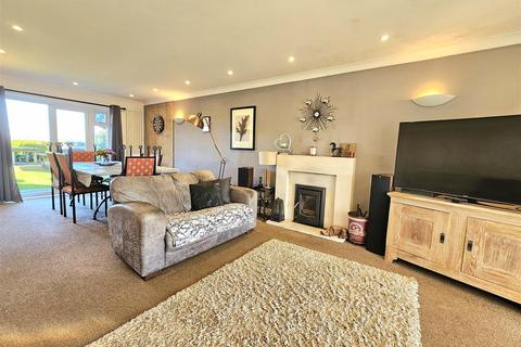 6 bedroom detached house for sale, Chyngton Lane North, Seaford BN25