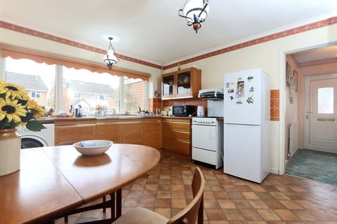 18 Broadfields, Hagley, Stourbridge, DY9 0PH