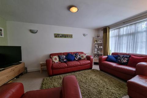 3 bedroom end of terrace house for sale - Oakwood Road, Hollywood