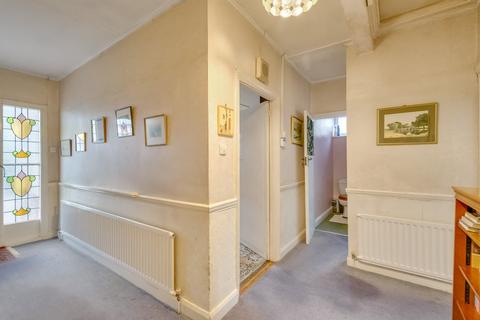 2 Blenheim Road, Sidcup, DA15 9AU