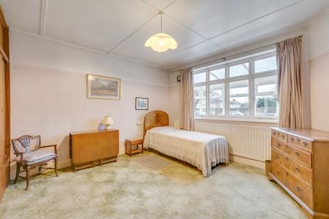 2 Blenheim Road, Sidcup, DA15 9AU
