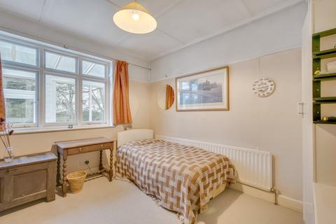 2 Blenheim Road, Sidcup, DA15 9AU