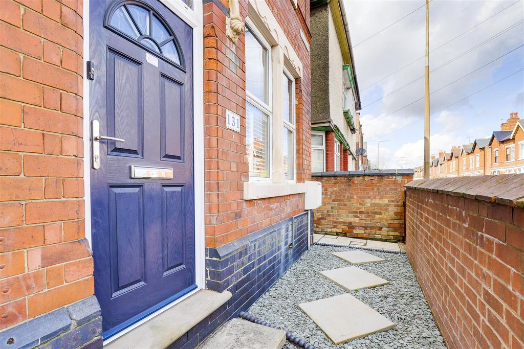 College Street, Long Eaton NG10 3 bed semidetached house for sale £