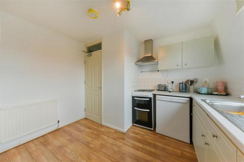 3 bedroom flat for sale - West Gardens, Tooting SW17