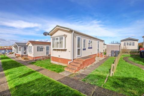 2 bedroom park home for sale, Seasalter Lane, Seasalter, Whitstable