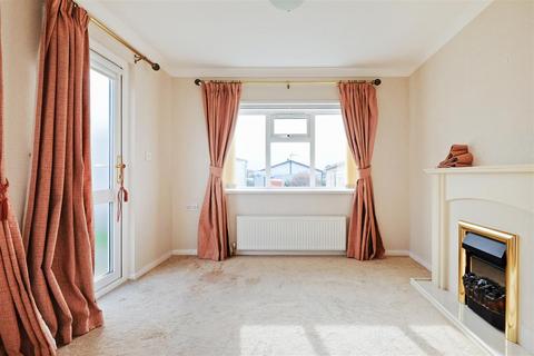 2 bedroom park home for sale, Seasalter Lane, Seasalter, Whitstable