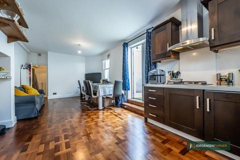 2 bedroom flat to rent, Dunraven Road, Shepherds Bush, London, W12