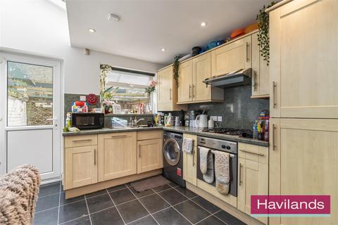 2 bedroom terraced house for sale, Hoppers Road, London