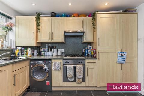 2 bedroom terraced house for sale, Hoppers Road, London