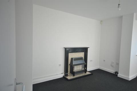 2 bedroom apartment to rent, Rosemary Gardens, Bradford BD15