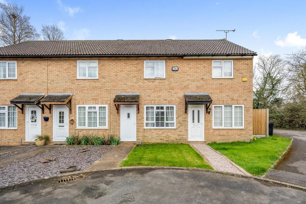 Falcon Way, Ashford TN23 5UP 2 bed terraced house for sale £260,000