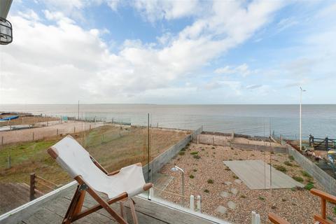 2 bedroom detached house for sale, Faversham Road, Seasalter, Whitstable