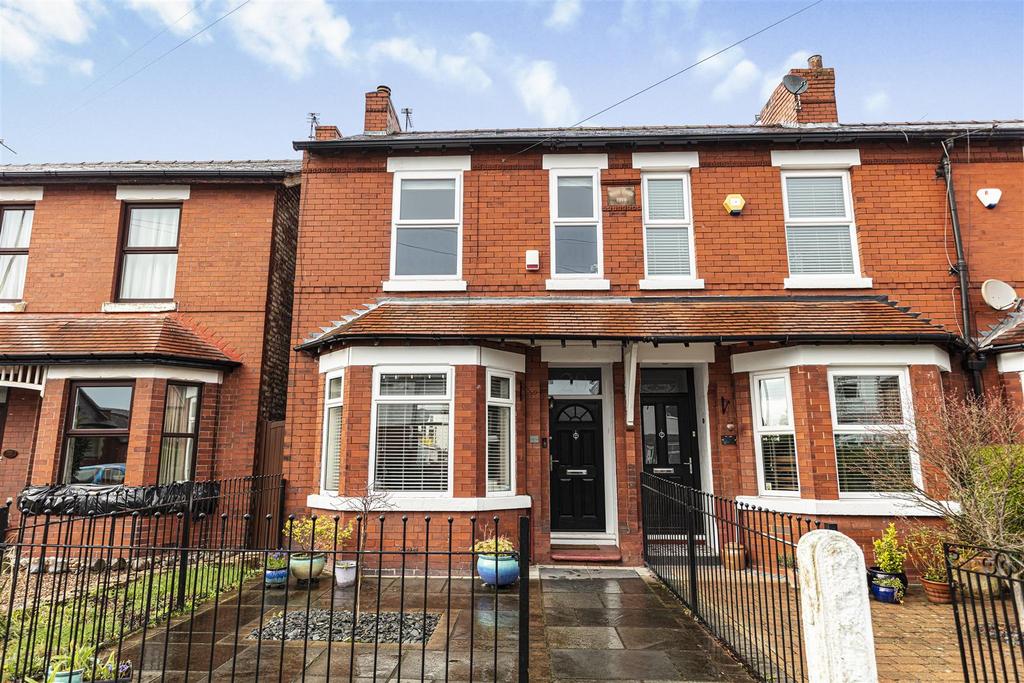 Carrington Lane, Sale 3 bed house for sale £390,000