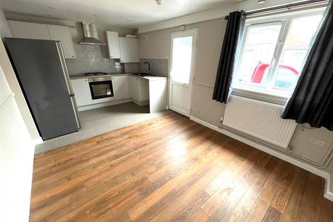 1 bedroom ground floor flat to rent - Merridale Road, Wolverhampton, WV3 9SB