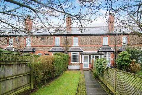 2 bedroom terraced house to rent, Knutsford View, Hale Barns