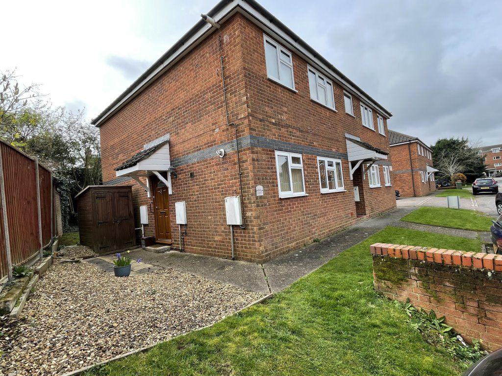 Aragon Court, Ampthill MK45 1 bed apartment - £850 pcm (£196 pw)