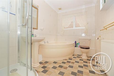 59 Cranesbill Road, Lowestoft, NR33 7EE