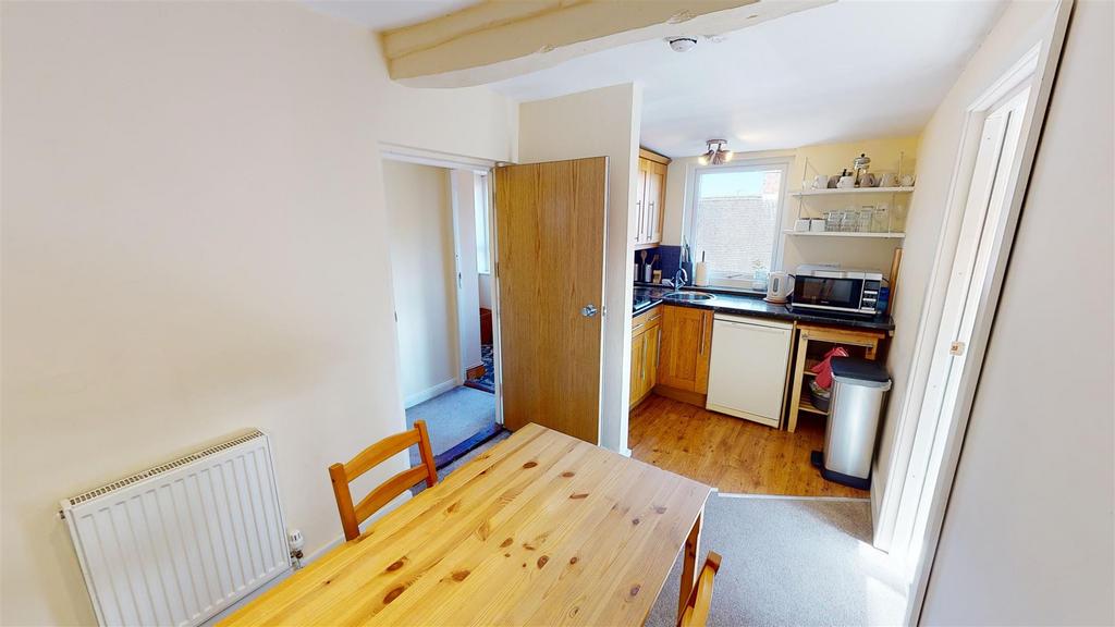 Hambleton-House-Apartment-Kitchen.jpg