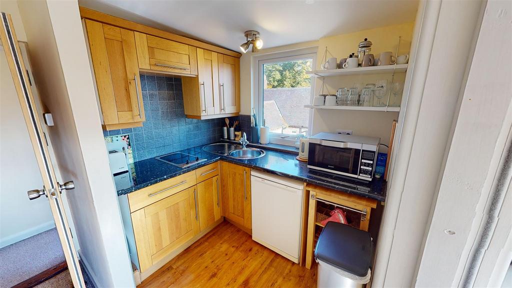 Hambleton-House-Apartment-Kitchen-2.jpg