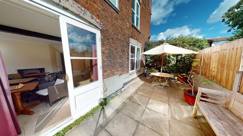 Hambleton-House-Patio.jpg