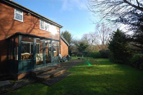 4 Melbourne Close, Ickenham, Uxbridge, UB10 8SL