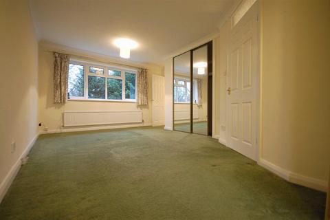 4 Melbourne Close, Ickenham, Uxbridge, UB10 8SL
