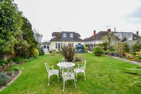 4 bedroom detached house for sale, Steyning Avenue, Southend-On-Sea SS2