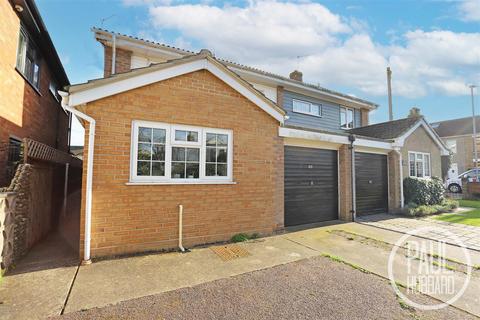 3 bedroom semi-detached house for sale, Saxon Road, Pakefiled, NR33