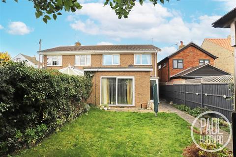 3 bedroom semi-detached house for sale, Saxon Road, Pakefiled, NR33